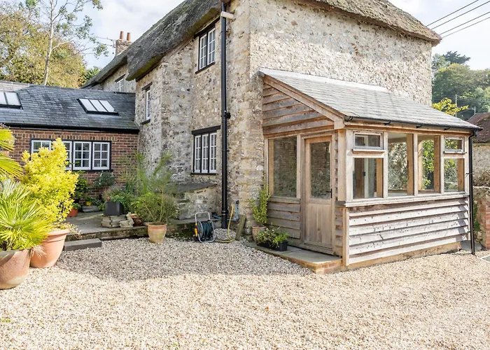 Charming Family Farmhouse Near Lyme Regis