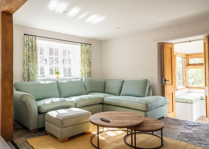 Charming Family Farmhouse Near Lyme Regis